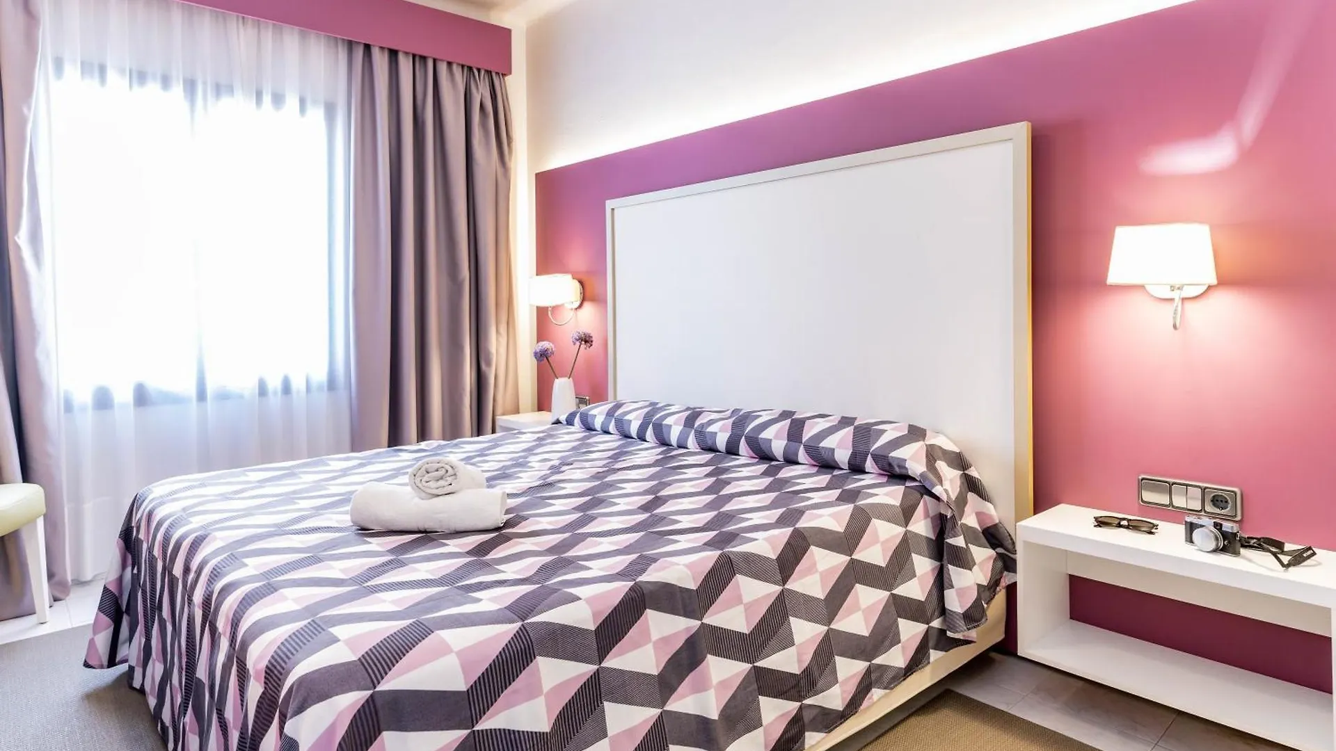 The Purple Hotel - Adults Only Sant Antoni de Portmany