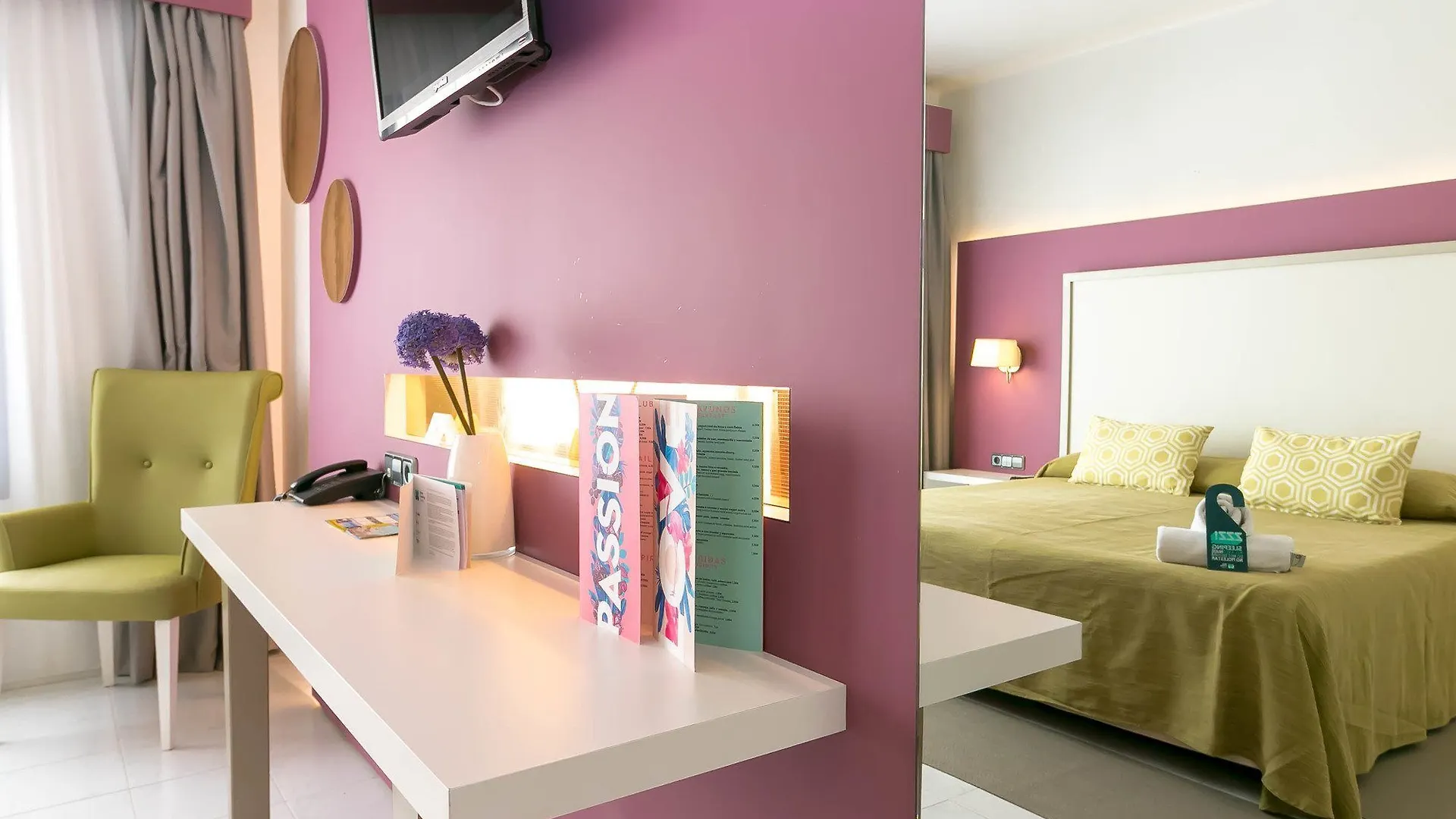 The Purple Hotel - Adults Only Sant Antoni de Portmany 3*,  Hiszpania